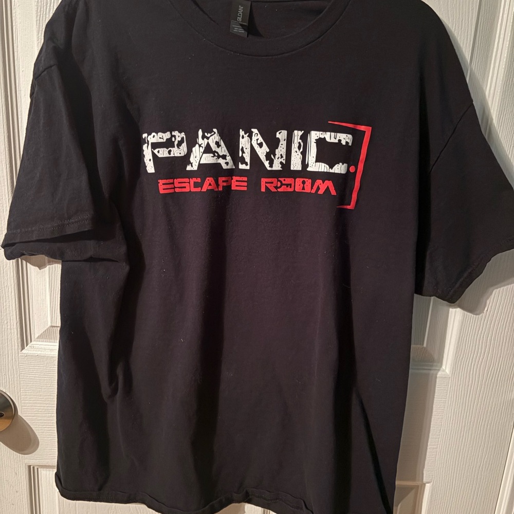 Gildan Heavy Cotton Black Panic Escape Room T-Shirt